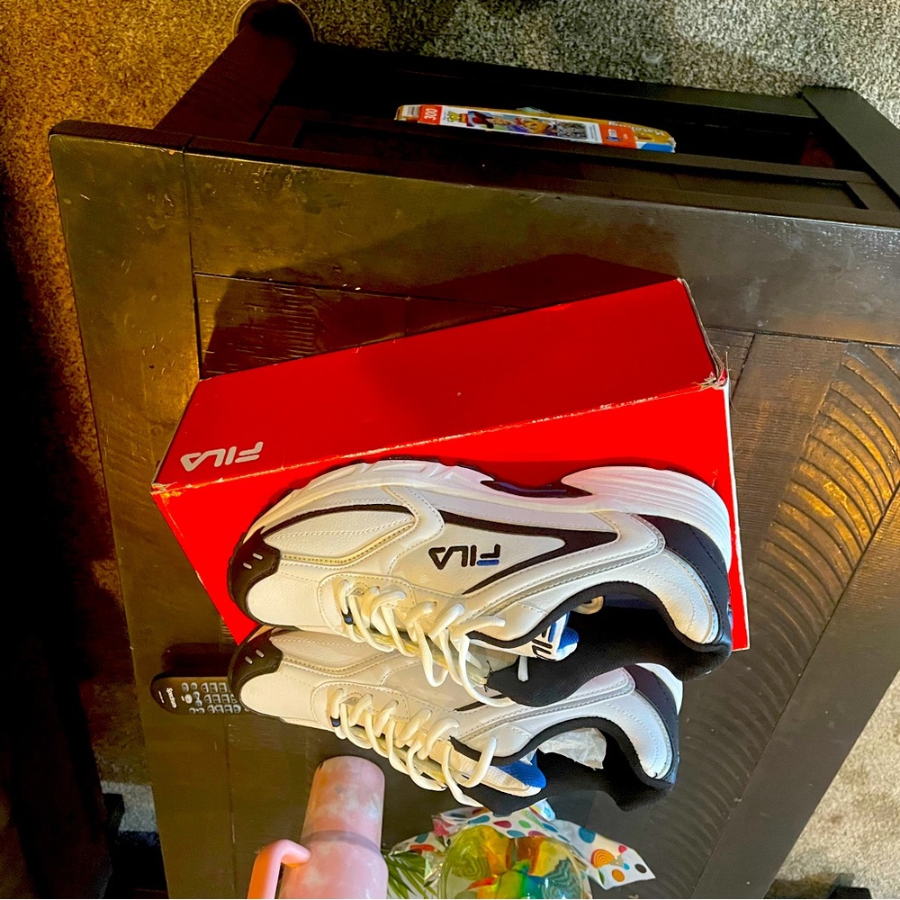 Men’s Fila sneakers size 11